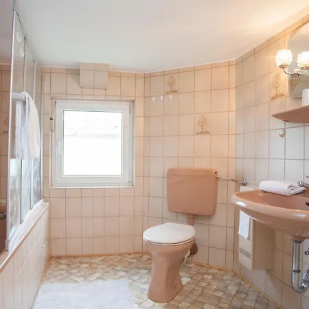 Antoniusstrasse 9, Gronebach بيت للعطل *